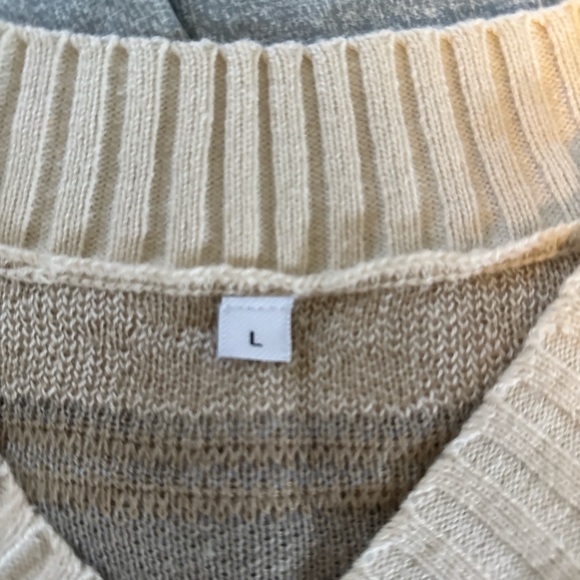 Multicolor Patterned Sweater - Picture 3 of 3